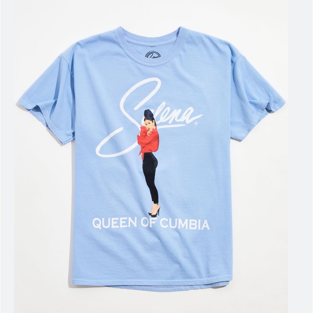 Selena Tee